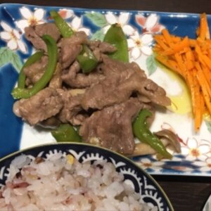 【米も酒も進む】牛肉とピーマンのオイスター炒め